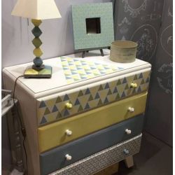 Hélène et ses cartons - triangles scandinaves